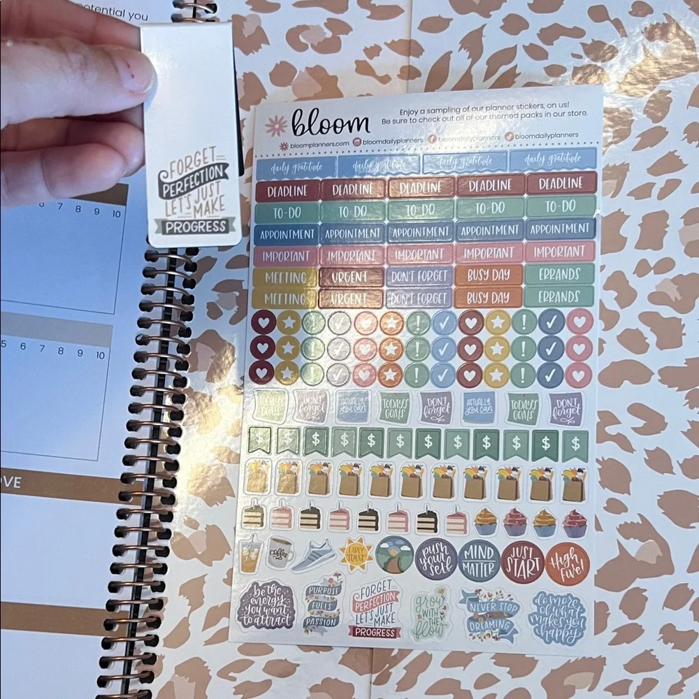 Bloom Daily Planner - Tan leopard 2025-2026